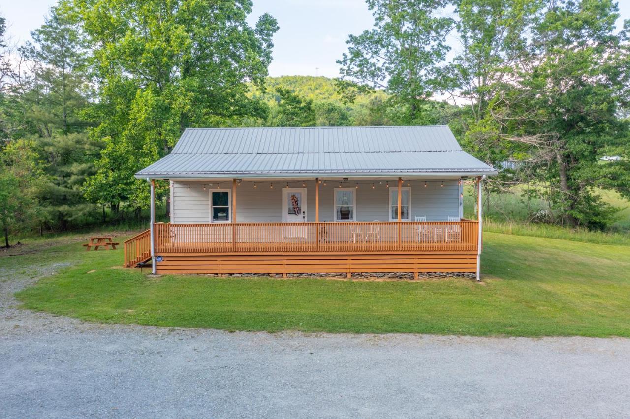 Newly Remodeled Luxury Cottage With Mountain Views Sparta Exterior foto