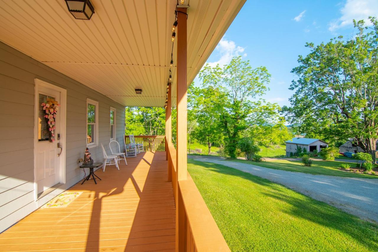 Newly Remodeled Luxury Cottage With Mountain Views Sparta Exterior foto